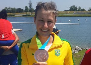 Ana Paula Vergutz é a primeira medalhista do Brasil na canoagem (Foto: GloboEsporte.com)