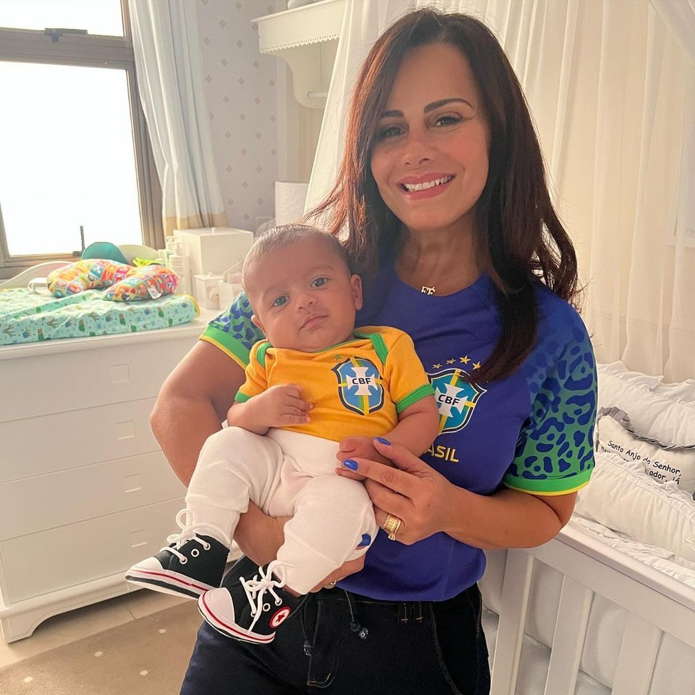 Vivi Araújo com o filho, Joaquim — Foto: Reprodução/Instagram