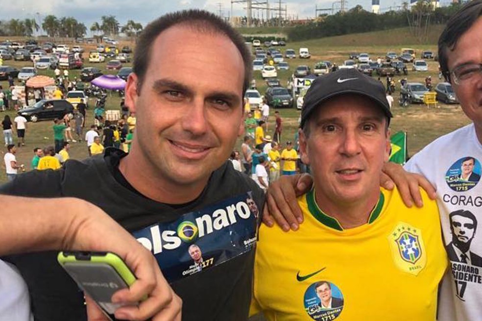 Corregedor da Receita disse ter sido pressionado a poupar funcionário suspeito de investigar desafetos da família Bolsonaro
