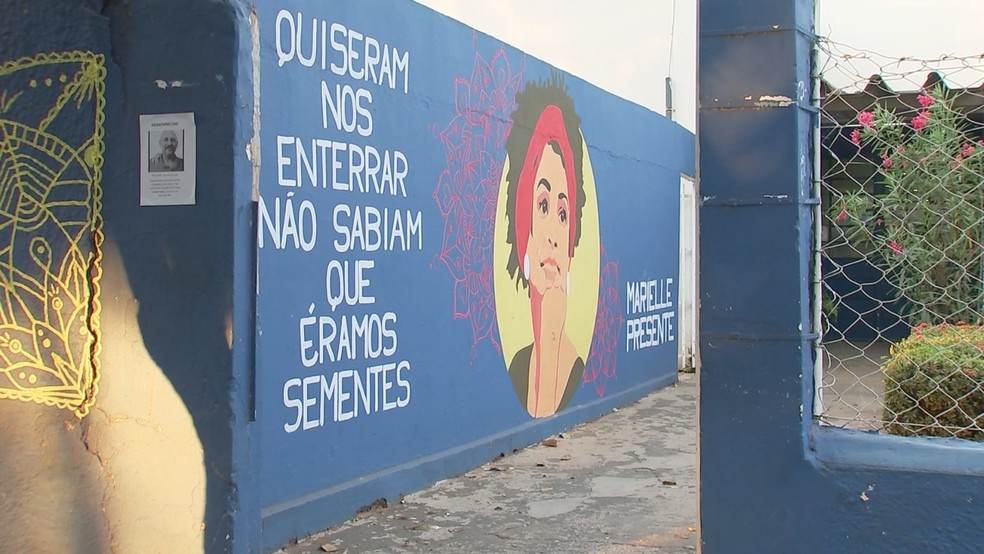 Mural com rosto de Marielle Franco feito na Escola Estadual Vitor Antônio Trindade de Araçatuba — Foto: Valdir Pietro/TV TEM 