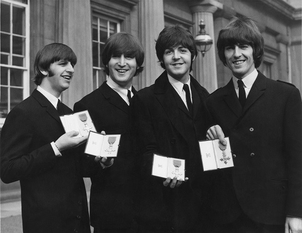 O grupo The Beatles em 1965 (Foto: William Vanderson/Fox Photos/Hulton Archive/Getty Images)
