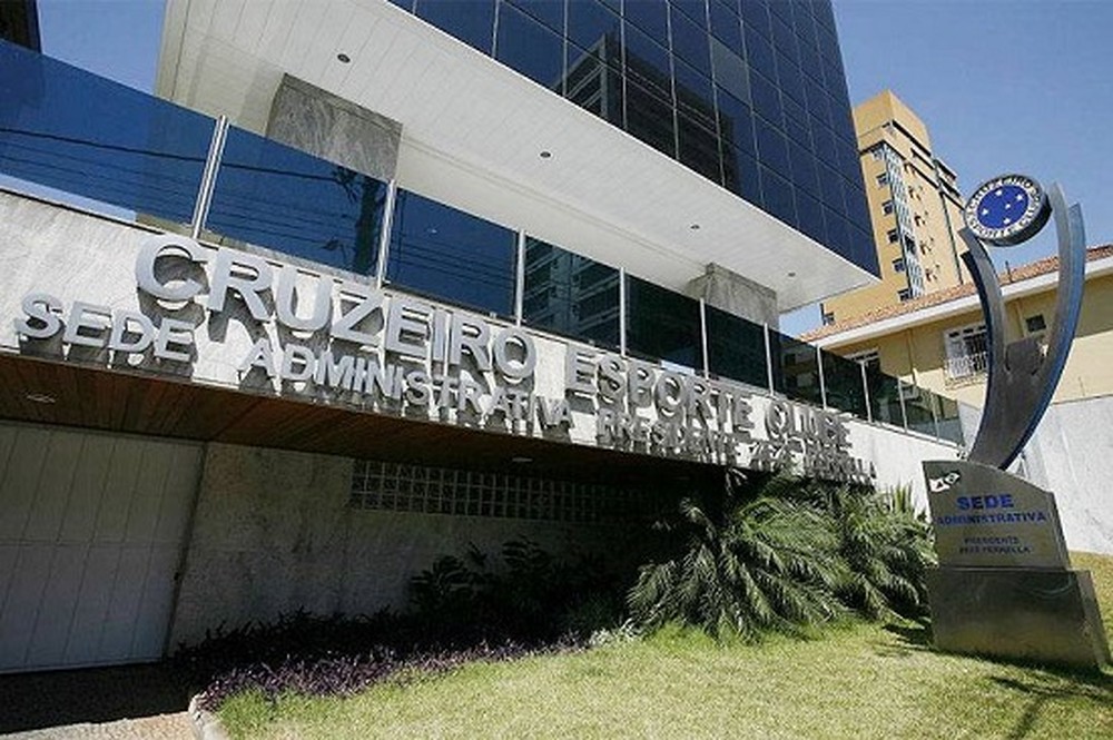Cruzeiro recebe investida de grupos por recuperação financeira; proposta árabe será estudada