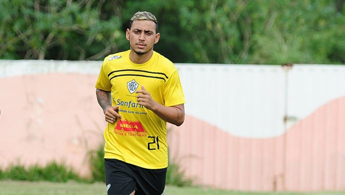 Wallace atacante Rio Branco-SP Tigre (Foto: Sanderson Barbarini / Foco no Esporte)