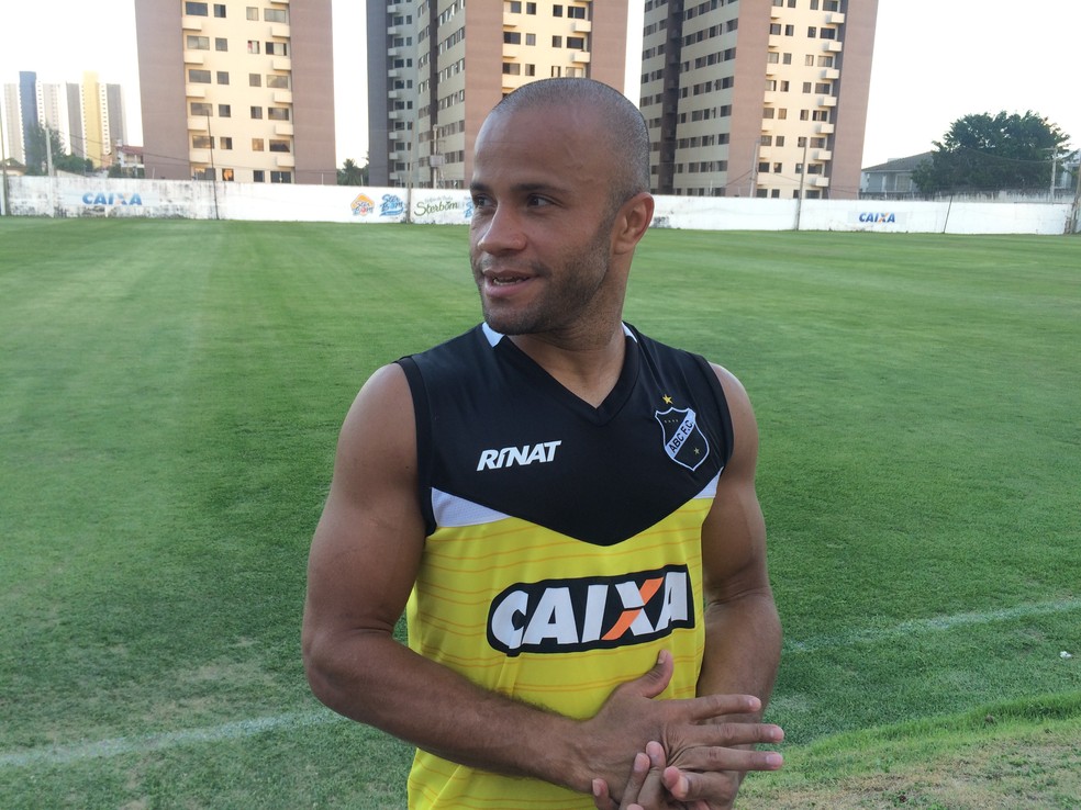 Anderson Pedra volante ABC (Foto: Hugo Monte/GloboEsporte.com)