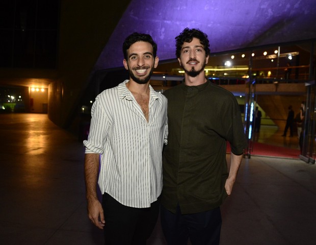 Johnny Massaro e João Pedro Accioly (Foto: Webert Belicio /Agnews)