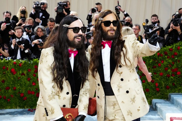 NEW YORK, NEW YORK - MAY 02: (L-R) Alessandro Michele and Jared Leto attend The 2022 Met Gala Celebrating "In America: An Anthology of Fashion" at The Metropolitan Museum of Art on May 02, 2022 in New York City. (Photo by Jeff Kravitz/FilmMagic) (Foto: FilmMagic)