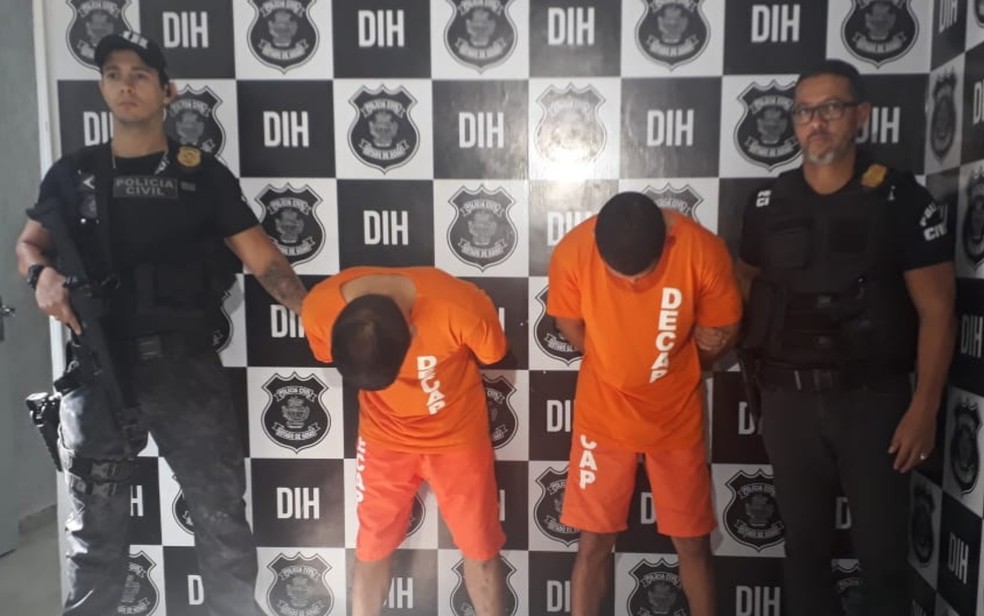 Valerio Souza Silva, de 23 anos, e Djanison dos Reis Silva, 28, suspeitos de matar Macedônio Alves da Silva — Foto: Vanessa Martins/G1