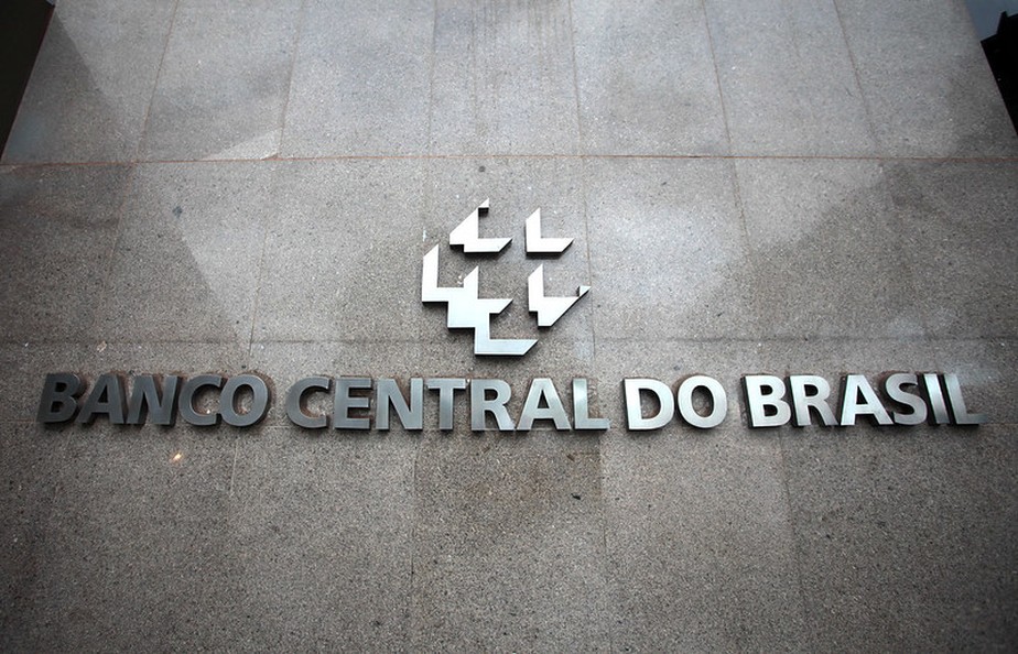 Banco Central mantém a taxa de juros em 13,75% e sinaliza possibilidade de novas altas