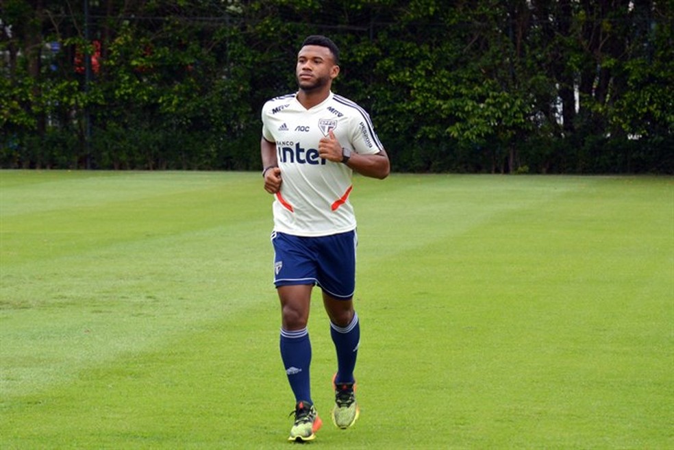 Luan no treino desta quarta-feira — Foto: Érico Leonan / saopaulofc.net