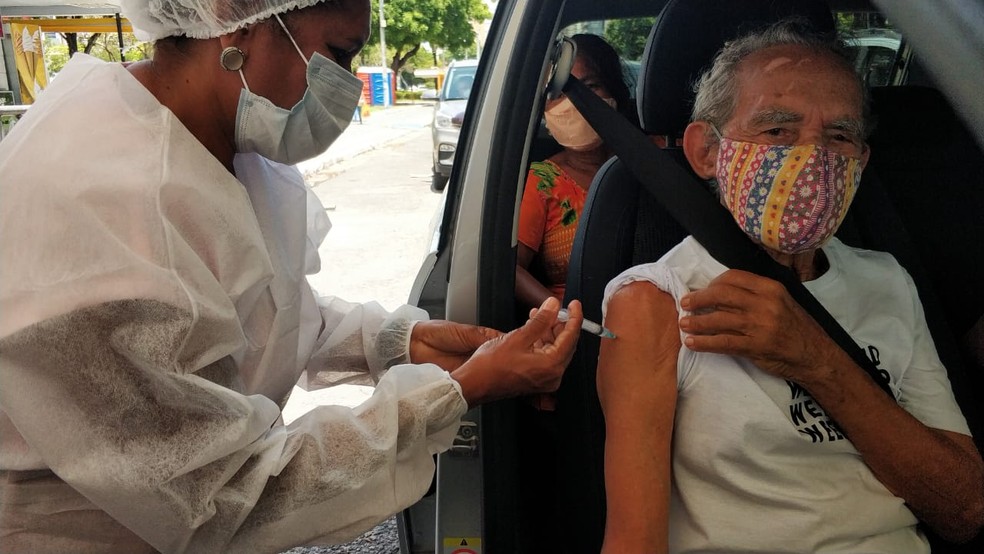 Natal inicia segunda dose de Coronavac para idosos com 90 anos ou mais — Foto: Divulgação/SMS Natal