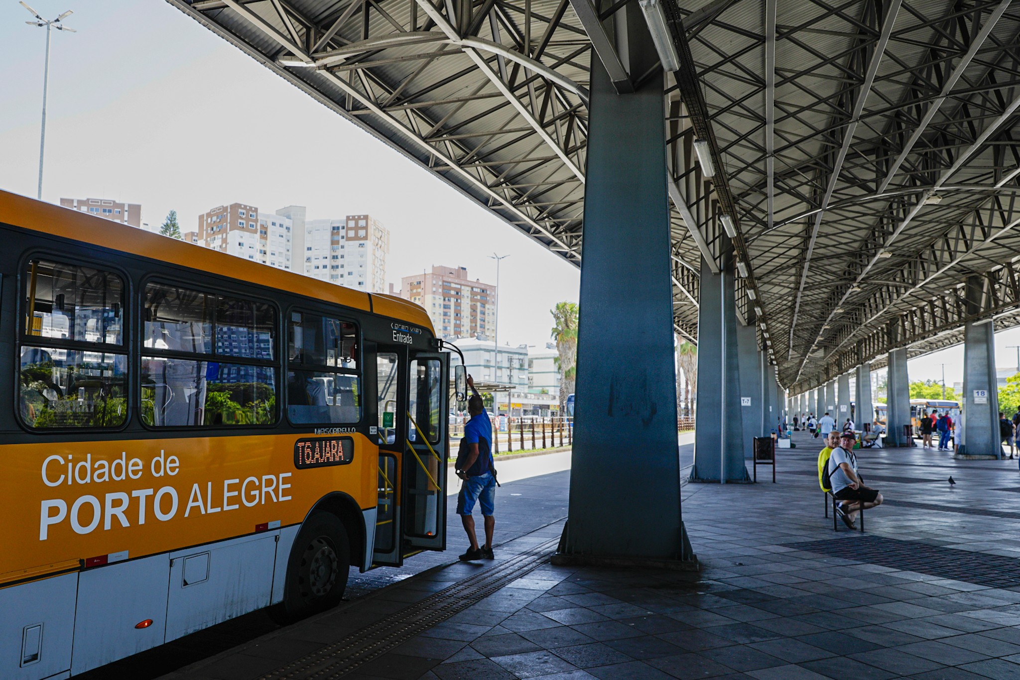 Porto Alegre amplia horários de linha de ônibus