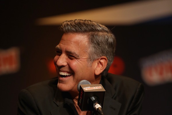 George Clooney chegou a cogitar suicídio por causa das dores nas costas decorrentes de um acidente nas filmagens de ‘Syriana - A Indústria do Petróleo’. (Foto: Getty Images)