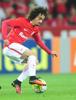 Cazares, Valdívia, Réver e mais cinco jogadores na lista de garranchos