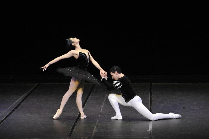 Mundo Bailarinístico - Blog de Ballet: Pé para a selfie ou pé para
