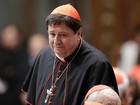 Cardeal de confiança do Papa critica postura de padres cantores no Brasil