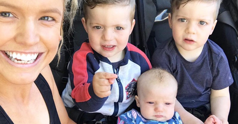 Anna Strode com os filhos Lachie, Sammy e Madi (Foto: Instagram)