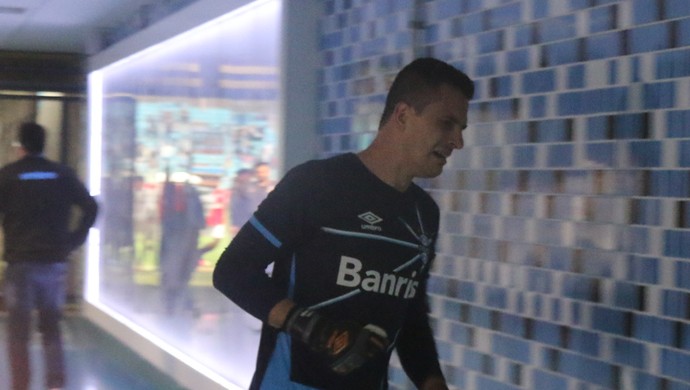 Grohe vai do choro à final e vê chance de se eternizar no Grêmio com título