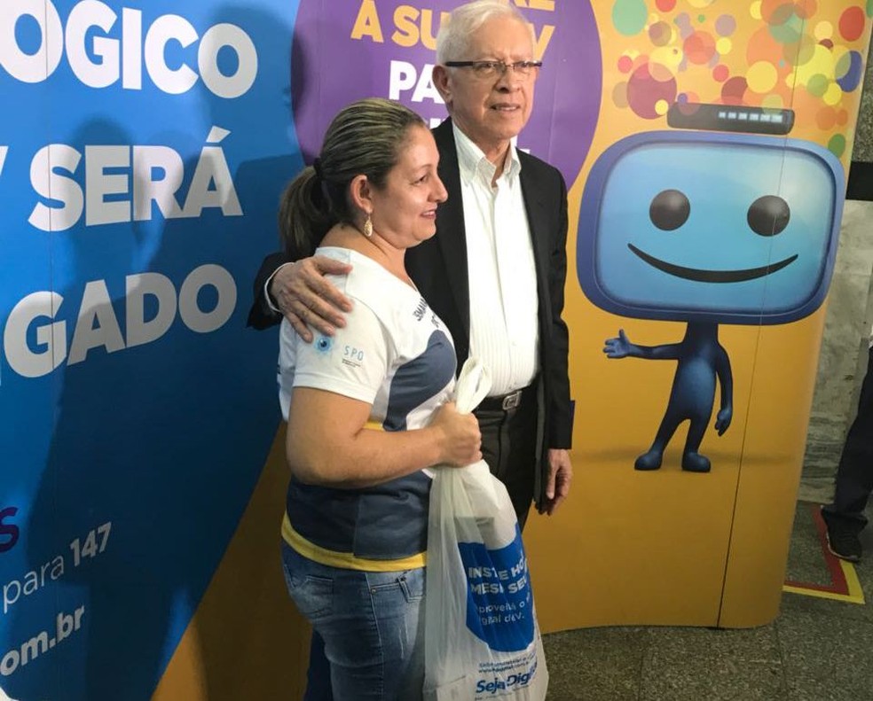 Presidente da Anatel participou da entrega de kits em Teresina (Foto: Divulgação/Seja Digital)
