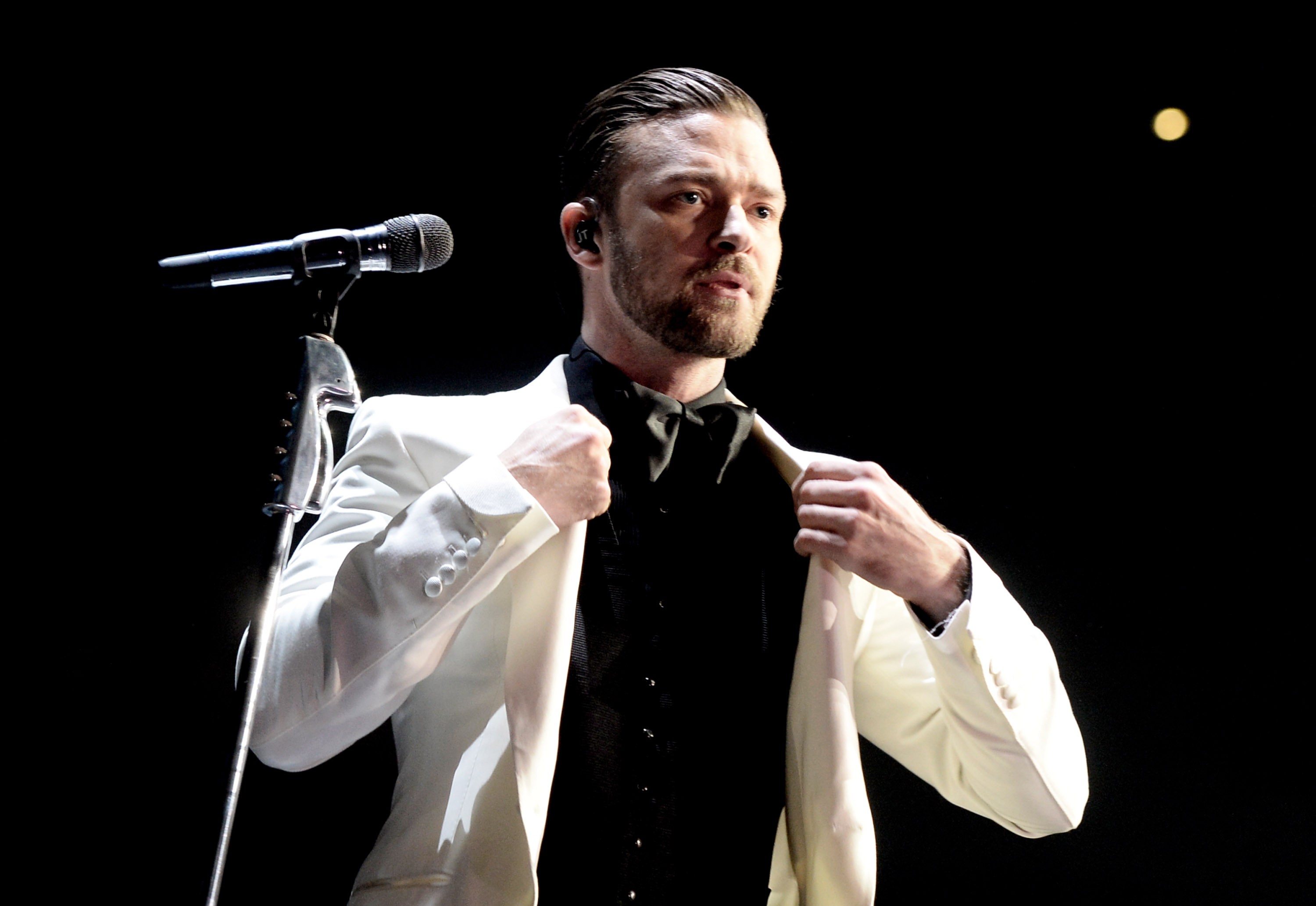 Em 2009, uma mulher (um pouco fora de si) apareceu em frente à casa de Timberlake alegando ser Deus e que ela e o cantor “estariam destinados a ficarem juntos”. Senta lá, Cláudia. (Foto: Getty Images)