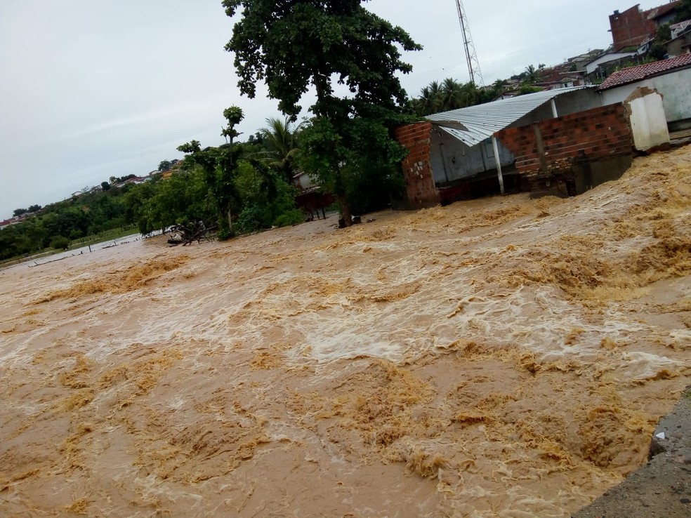 Município de Macarani, no sudoeste da Bahia, decreta situação de emergência após fortes chuvas — Foto: Redes sociais