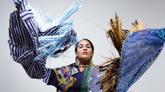 Conheça Brisa Flow, primeira artista indígena a se apresentar no Lollapalooza Brasil