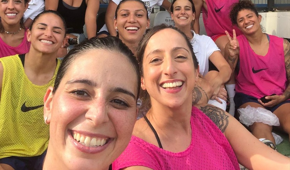 Nadja Mauad participa de amistoso com