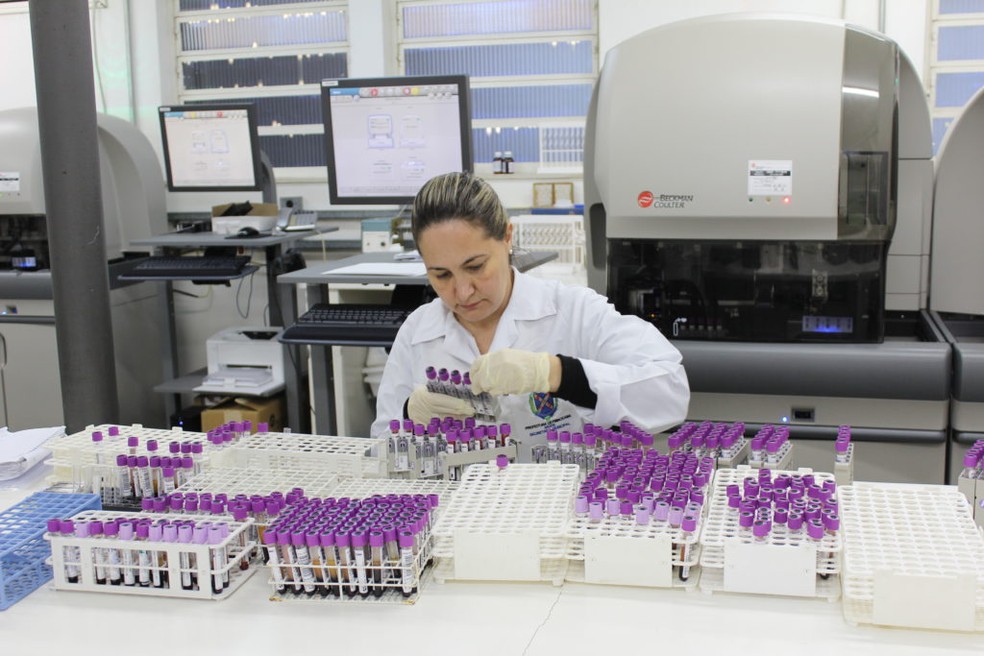 Ao todo, 1.296 exames de RT-PCR seguem aguardando análise do Laboratório Central de Saúde Pública do Acre (Lacen) — Foto: Divulgação/ Prefeitura de Piracicaba