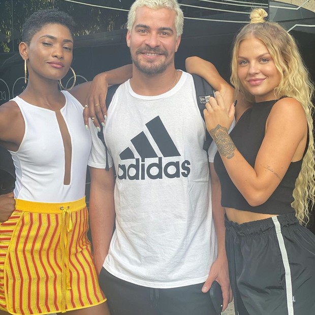 Érika Januza, Thiago Martins e Luísa Sonza nos bastidores de Amor de Mãe (Foto: Reprodução/Instagram)