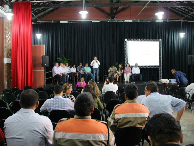 Além de aplicativo, site também foi lançado pela Prefeitura de Manaus (Foto: Adneison Severiano/G1 AM)