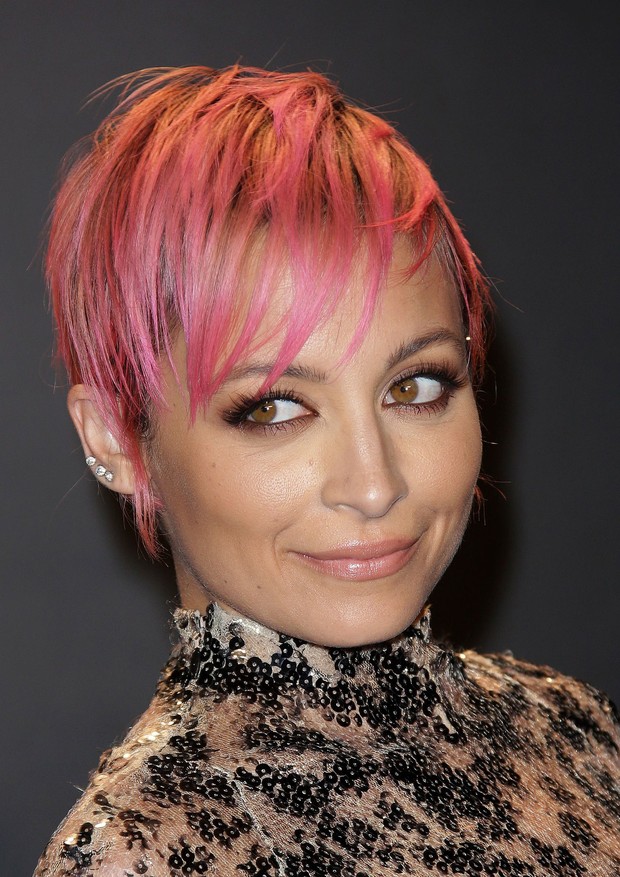 Os melhores cabelos pink das celebridades para te inspirar a adotar o look  (Foto: Getty Images/Shutterstock)