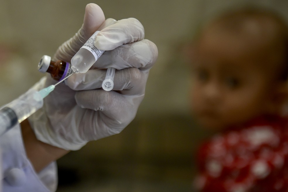 Goiás recebe 1º lote de vacina contra Covid para bebês acima de 6 meses
