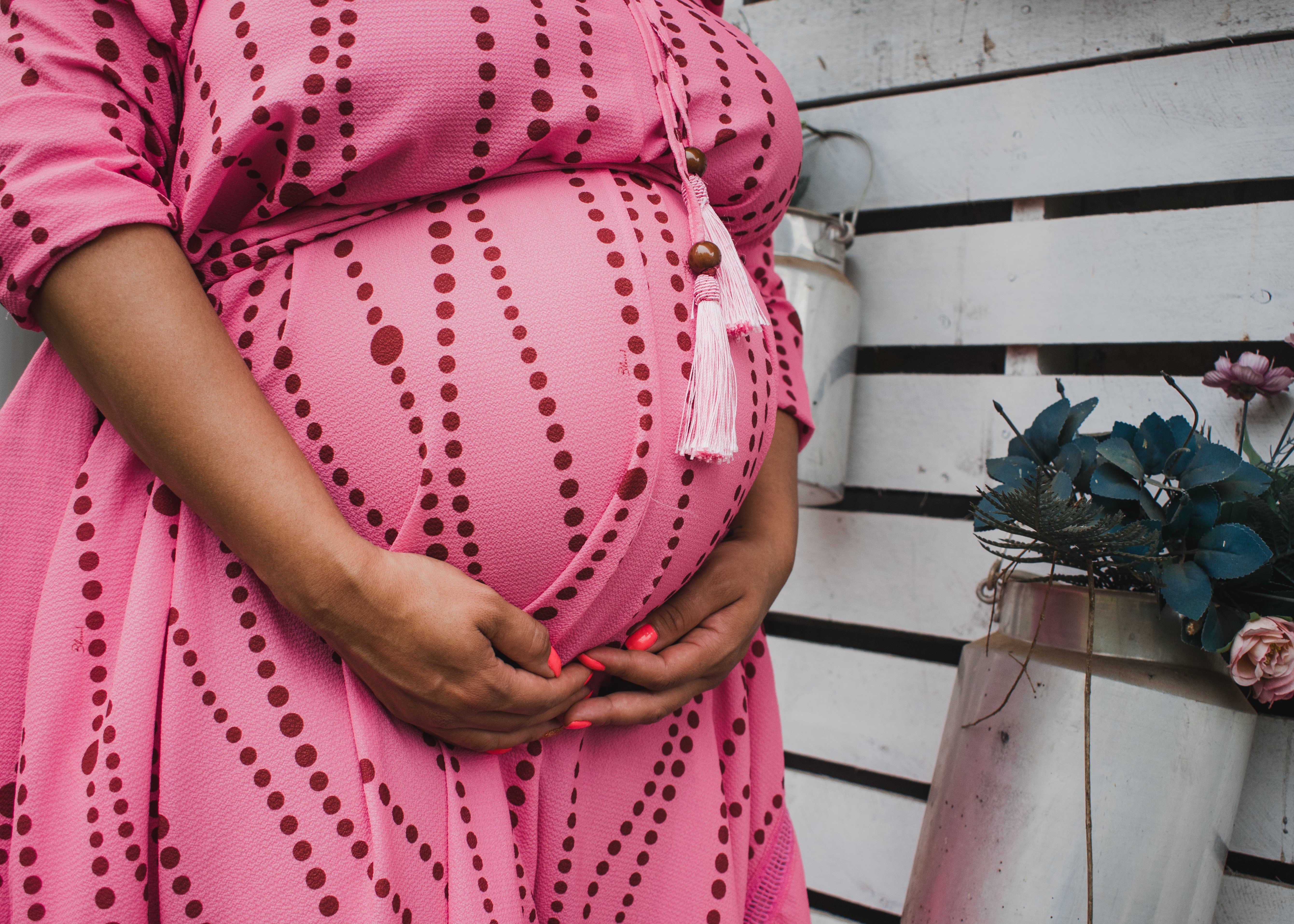 Grávidas com Covid-19 têm mais chance de parto prematuro, diz estudo (Foto: Unsplash)