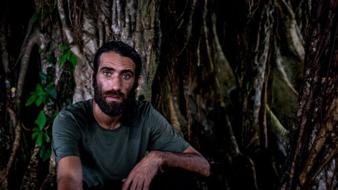 Behrouz Boochani se tornou um cronista da vida dos requerentes de asilo da ilha Manus (Foto: ASHLEY GILBERTSON/VII/REDUX/EYEVINE/BBC News)