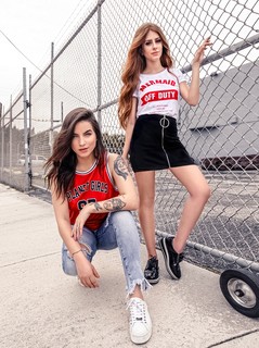 As Youtubers Mari Maria e Bruna Unzueta são as estrelas do verão 2018 da Planet Girls, fotografada em Miami