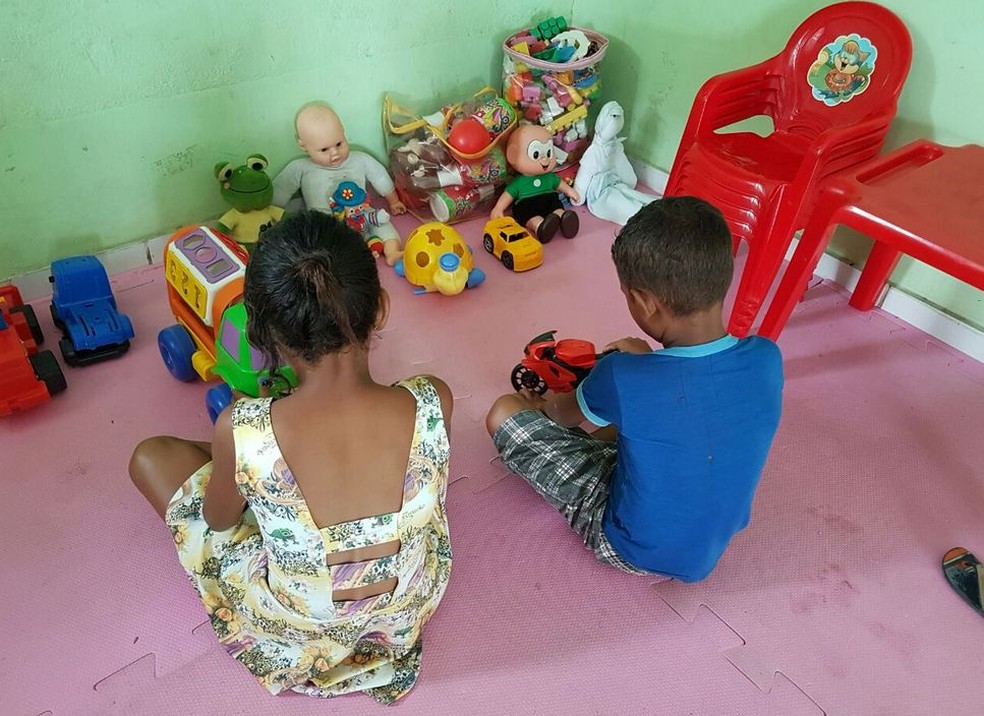 Crianças não vão ser tiradas da mãe (Foto: Anny Barbosa/G1)