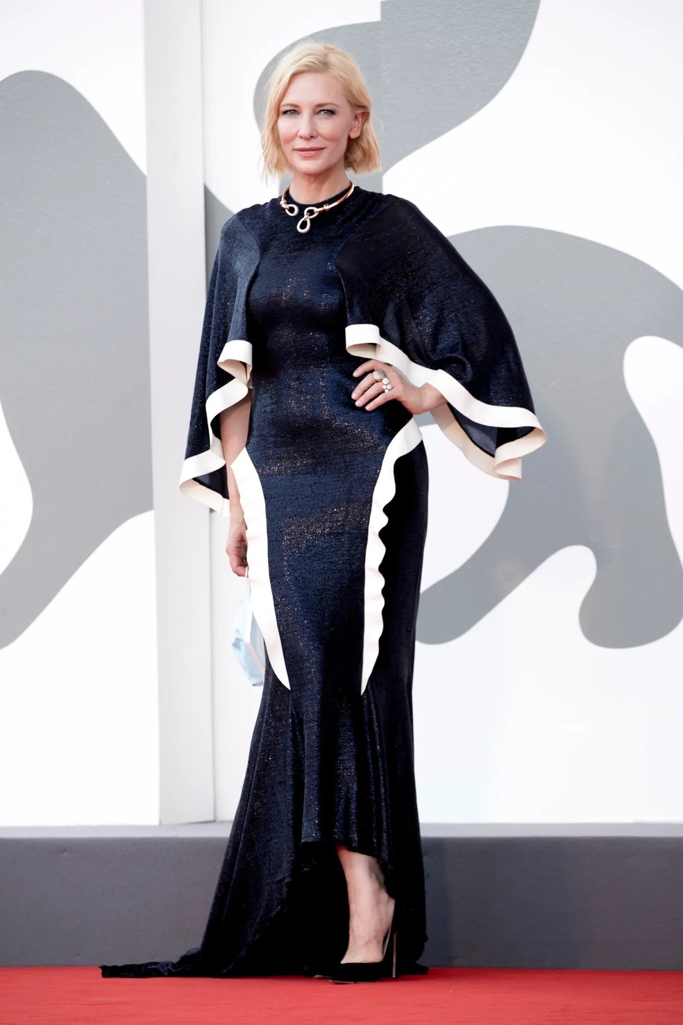 Blanchett usando novamente o mesmo vestido no Festival de Cinema de Veneza em 2020 — Foto: Getty Images