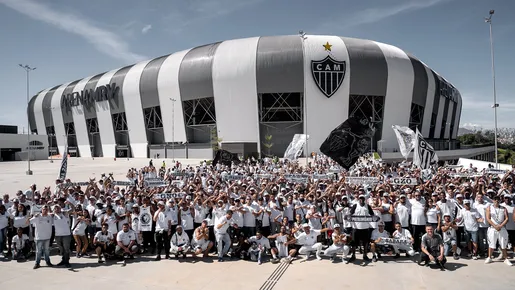 Atlético-MG faz teste de 'arquibancada' em novo estádio; assista ao vídeo