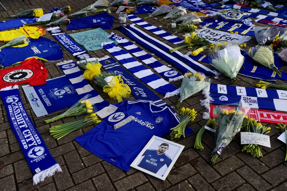 Sala homenagens Cardiff â€” Foto: Reuters