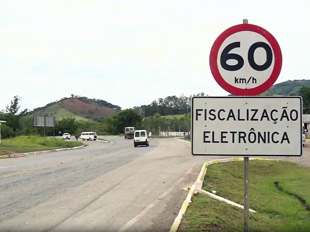 Radares começam a multar na MG-290 a partir desta terça-feira (18) entre Jacutinga e Inconfidentes (Foto: Reprodução EPTV/Edson de Oliveira)