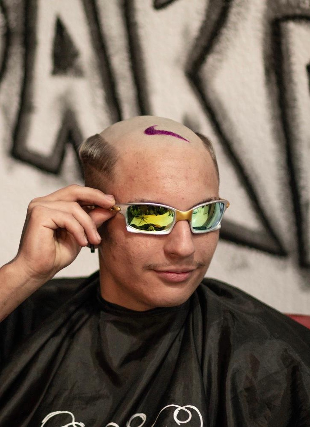 'Calv&atilde;o de cria', com direito a personaliza&ccedil;&atilde;o na careca. Tem coragem de aderir? &mdash; Foto: Divulga&ccedil;&atilde;o/Vikings Barber Shop