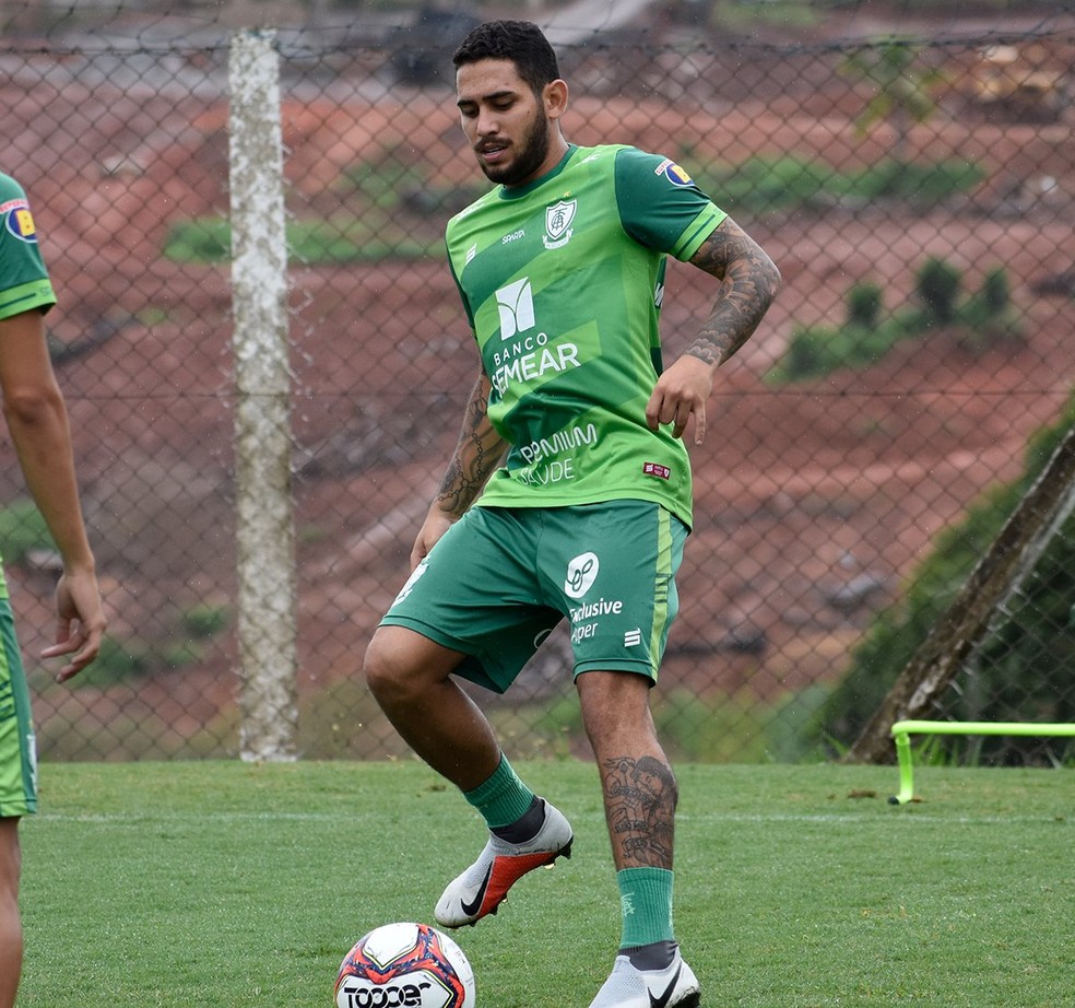 Leandro Carvalho n�o compareceu ao treino no Coelho nessa segunda-feira � Foto: Divulga��o/Am�rica