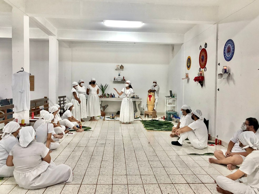 Ritual de Fecha Corpo realizado pela Tenda de Umbanda Sete Linhas de Aruanda — Foto: Taíne Correa