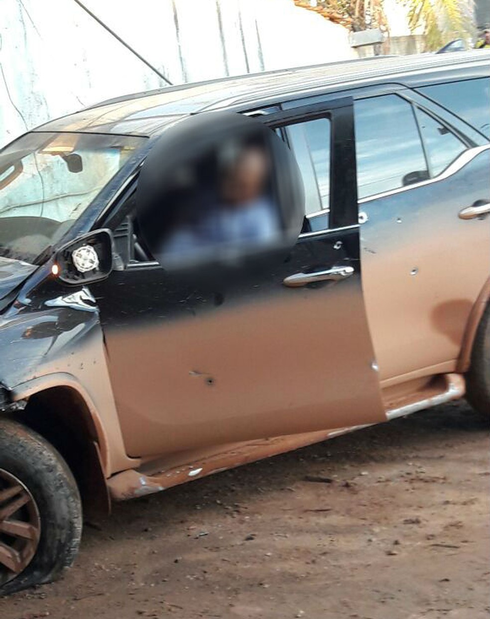 Prefeito foi perseguido e atingido por disparos quando chegava em Colniza (MT) — Foto: Arquivo pessoal