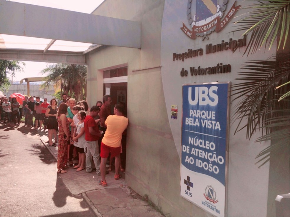 350 doses de vacina contra a febre amarela são oferecidas na UBS do Parque Bela Vista  (Foto: Daniel Schafer/TV TEM)