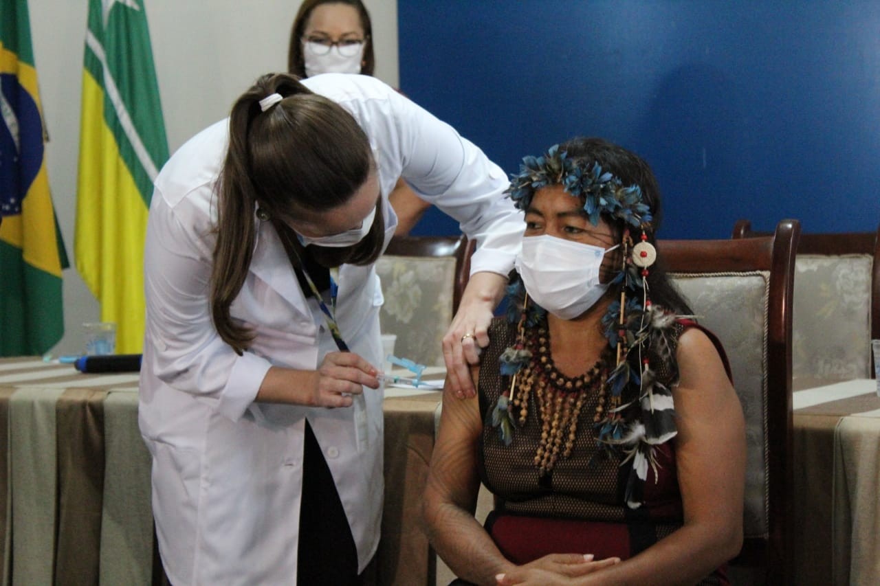 Campanha 'Vacina Parente' incentiva vacinação contra Covid em comunidades indígenas de RR thumbnail