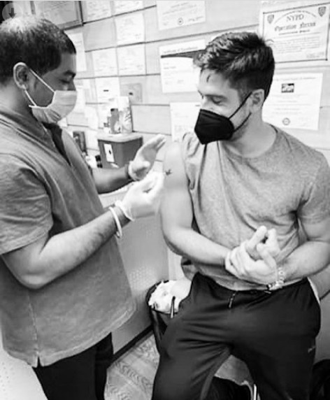 Marco Pigossi é vacinado (Foto: Reprodução/Instagram)