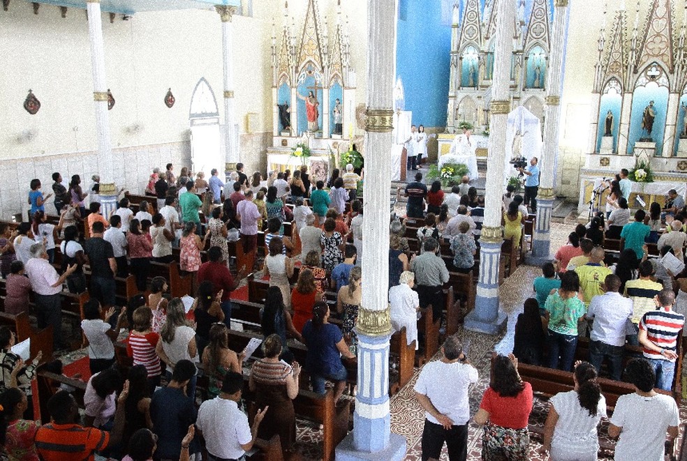 Missa na Igreja Nossa Senhora do Carmo, em São Luís — Foto: Flora Dolores / O Estado