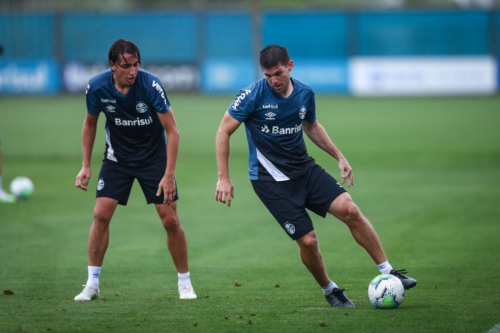 Geromel e Kannemann se recuperam no Grêmio — Foto: Lucas Uebel/Grêmio