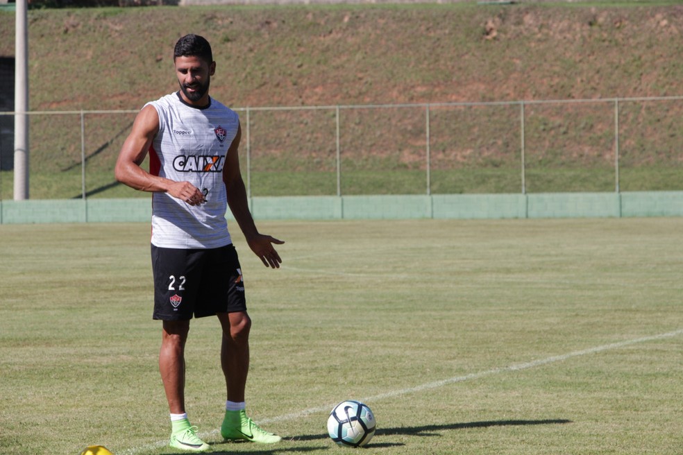 Tréllez continua negociando com o Corinthians (Foto: Moyses Suzart/ Divulgação / EC Vitória)