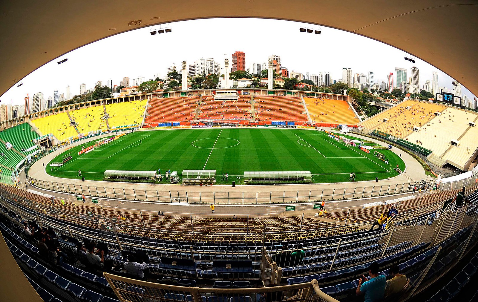 Corinthians e São Paulo estão empatados no Pacaembu; veja dez clássicos marcantes